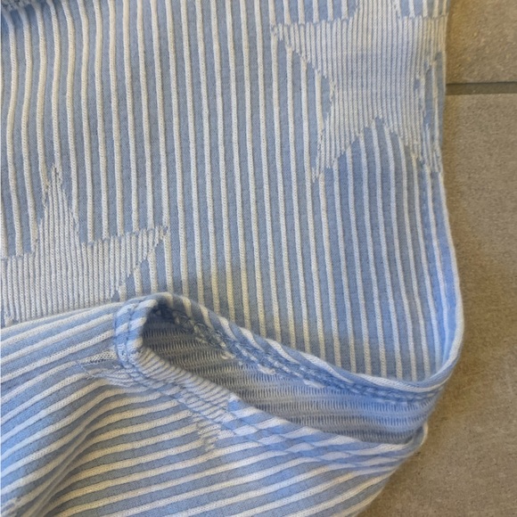 Caution to the Wind tank top! Size S. - Picture 4 of 6